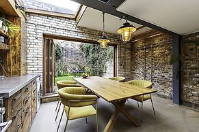 Hackney - Victoria Park: Generous 2 Bed Terrace