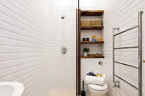 Bright Talbot Road Apartment