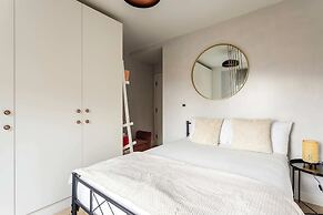 Cosy 2-bed Flat in Vibrant Acton!