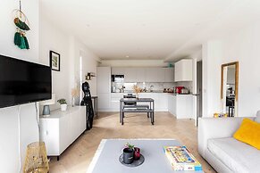 Cosy 2-bed Flat in Vibrant Acton!