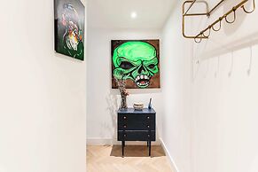 Cosy 2-bed Flat in Vibrant Acton!