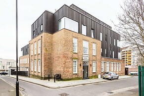 Cosy 2-bed Flat in Vibrant Acton!