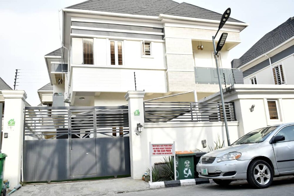 Impeccable 4-bed House in Lagos Nigeria