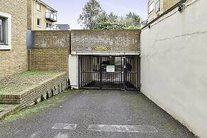 Charming Centrally Located Wimbledon Flat