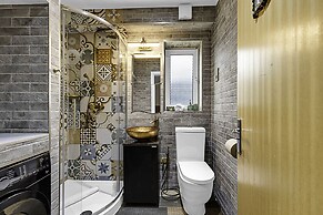 Charming Centrally Located Wimbledon Flat