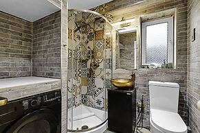 Charming Centrally Located Wimbledon Flat