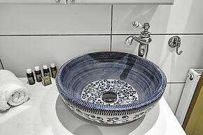 Charming Centrally Located Wimbledon Flat