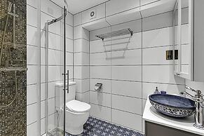 Charming Centrally Located Wimbledon Flat