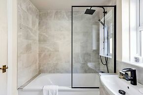 Cosy Home in Calm Residence