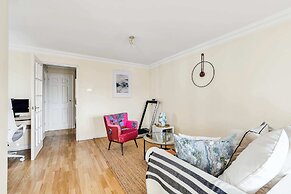 Cosy Home in Calm Residence