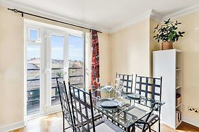 Cosy Home in Calm Residence