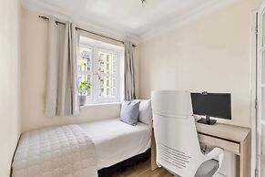 Cosy Home in Calm Residence