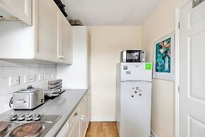 Cosy Home in Calm Residence