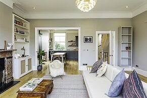 Bermondsey Bliss: Views, Comfort, and City Access!