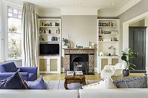 Bermondsey Bliss: Views, Comfort, and City Access!