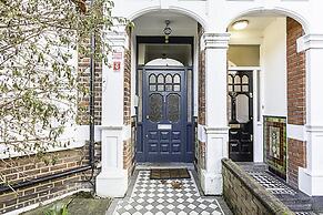 Bermondsey Bliss: Views, Comfort, and City Access!