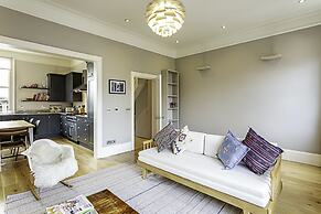 Bermondsey Bliss: Views, Comfort, and City Access!