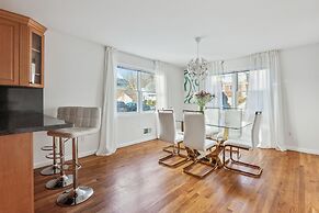 Luxury NY Home with Free Parking