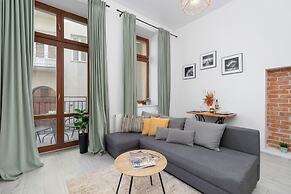 Ground Floor Studio in Cracow by Renters