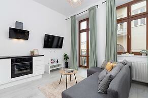 Ground Floor Studio in Cracow by Renters