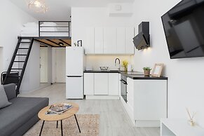 Ground Floor Studio in Cracow by Renters