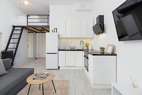 Ground Floor Studio in Cracow by Renters