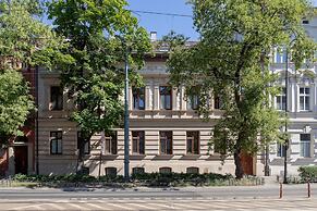 Ground Floor Studio in Cracow by Renters