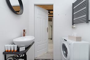 Ground Floor Studio in Cracow by Renters