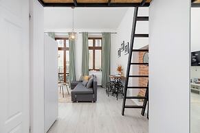Ground Floor Studio in Cracow by Renters