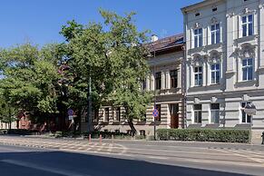 Ground Floor Studio in Cracow by Renters