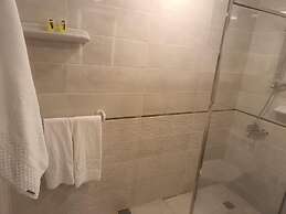 Mar Charbel Hotel Cairo