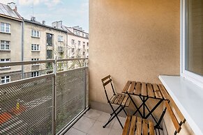 Charming Apartment for 6 by Renters