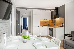 Charming Apartment for 6 by Renters