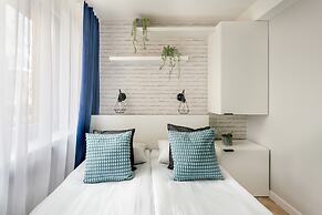 Charming Apartment for 6 by Renters