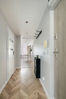 Charming Apartment for 6 by Renters