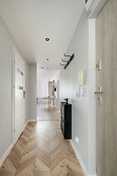 Charming Apartment for 6 by Renters