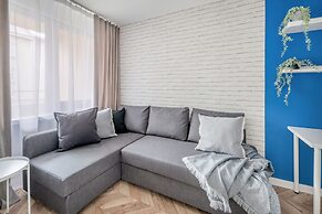 Charming Apartment for 6 by Renters