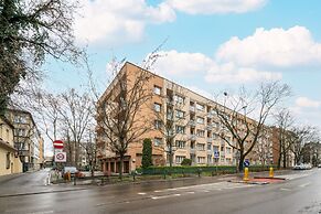 Charming Apartment for 6 by Renters