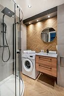 Charming Apartment for 6 by Renters