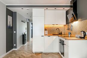 Charming Apartment for 6 by Renters