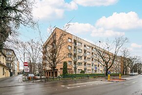 Charming Apartment for 6 by Renters