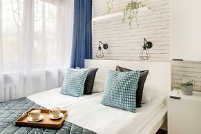 Charming Apartment for 6 by Renters