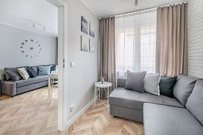 Charming Apartment for 6 by Renters
