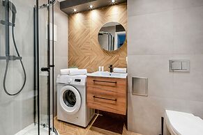 Charming Apartment for 6 by Renters