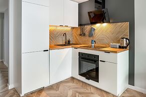 Charming Apartment for 6 by Renters