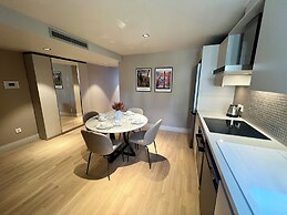 Weingart Suites Hotel