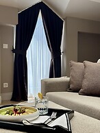 Weingart Suites Hotel