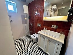 Weingart Suites Hotel