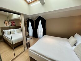 Weingart Suites Hotel