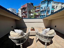 Weingart Suites Hotel
